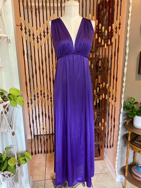 Beautiful 1950’s full length nightgown 50’s nighti