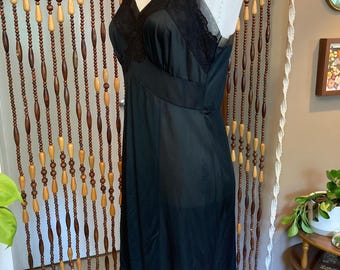 1950’s black slip 50’s lingerie Vintage slip 50’s loungewear Old Hollywood slip Boho slip dress 50’s nylon slip black size 10 Retro slip