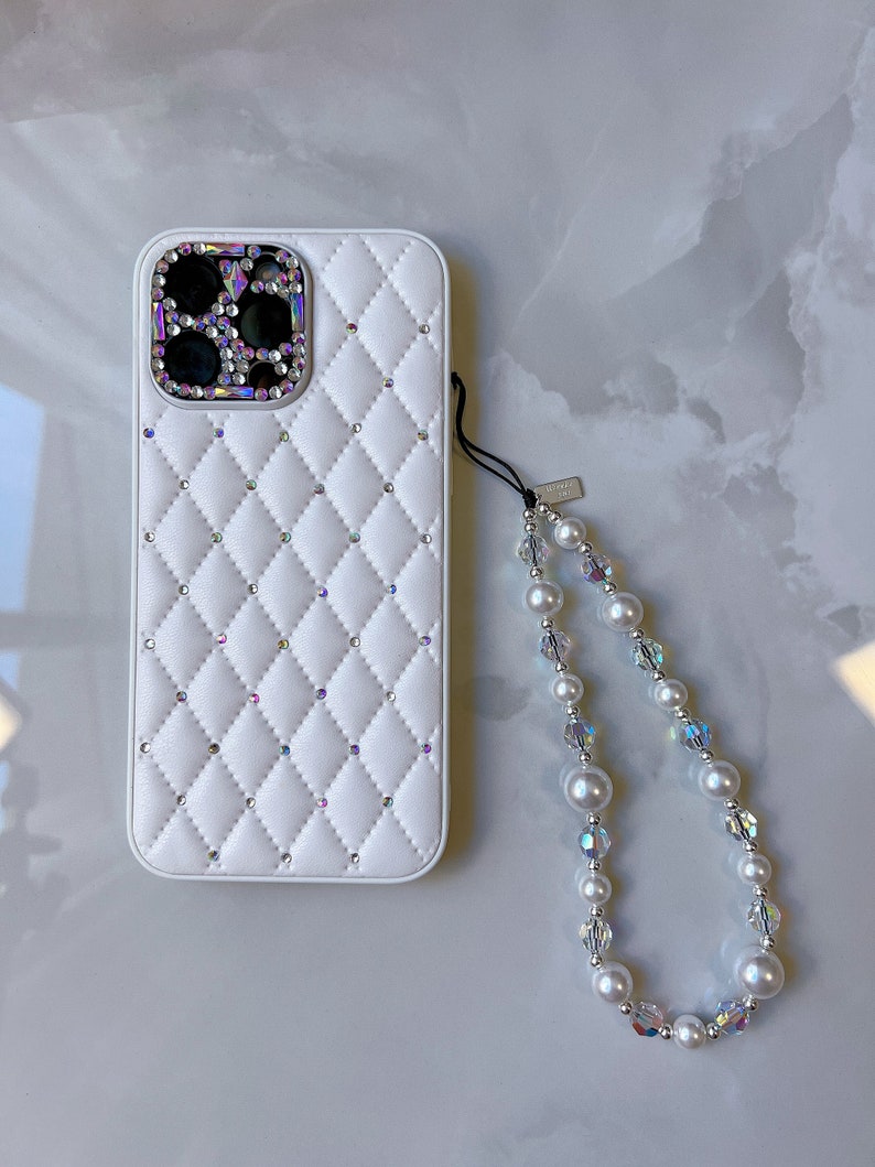 LAPAK77 selaku platform slot gacor 777 menawarkan kesempatan gampang menang saat bermain slot gacor dengan menggunakan pilihan fitur bet 200 ditambah lagi lapak77 memberikan penawaran khusus hari ini bosqu yaitu depo mulai 5000 lewat apk dana terpopuler dan terpercaya di Indonesia saja bosqu, Bosqu sudah bisa chill depan teras rumah sambil ngopi dengan scroll scatter di platform slot gacor 777 bosqu. image 4