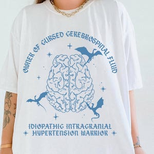 Besitzer von Cursed Cerebrospinal Fluid Shirt IIH Shirt IIH Awareness Idiopathic Intracranial Bluthochdruck Bewusstsein Pullover Geschenk für Spoonie