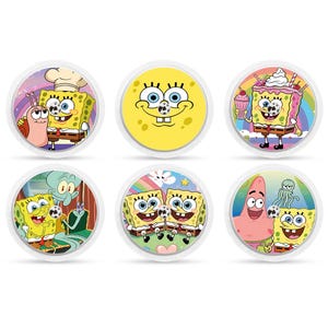 Może przedstawiać: Sześć kolorowych okrągłych naklejek z postaciami z kreskówki SpongeBob Kanciastoporty. Naklejki przedstawiają SpongeBoba, Patryka Gwiazdę, Kalmara Tentakla i Sandy Szczerbatą.