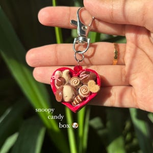porte-clés boîte de chocolats chiot saint-valentin | art kawaii fait main