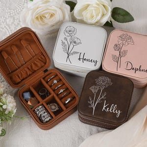 Engraved Leather Jewelry box,Bridesmaid Jewelry box,Personalized travel jewelry box,Leather Jewelry Travel Box,Travel Jewelry Case with Name