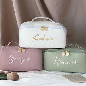 Brautjungfer Leder Make-up Tasche Geschenk, gestickte Leder Kosmetiktasche, PU Make-up Tasche mit Name, Hochzeit Make-up Tasche, Brautjungfer Geschenke, Weihnachtsgeschenk