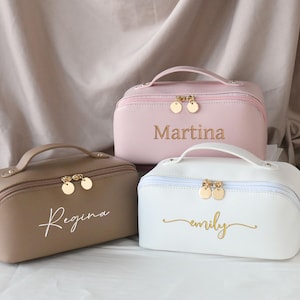 Gestickte Leder Kosmetiktasche, Brautjungfer Make-up Tasche, PU Make-up Tasche mit Namen, Hochzeit Make-up Tasche, Brautjungfer Vorschlag Geschenke, Weihnachtsgeschenk