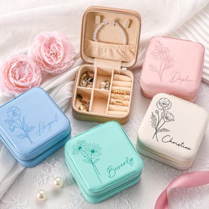 Personalized Bridesmaid Gift,Wedding Gift,Travel Jewelry Case with Name,Birth Flower Jewelry Case,Custom Leather Jewelry Box, Gift for Her
