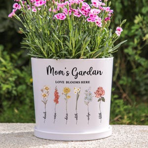 Custom Grandma's Garden Plant Pot,Outdoor Planter,Garden Gift for Grandma,Grandmas Garden,Mother's day gift,Birth Month Flower plant Pot,