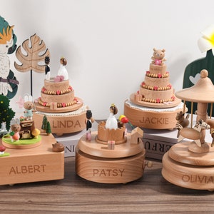 Personalisierte Holz Karussell Spieluhr, Musik Karussell, Spieluhr mit Namen, Jubiläumsgeschenk, Kinder Geschenk,Holz Spieluhr Geschenk Bild 5