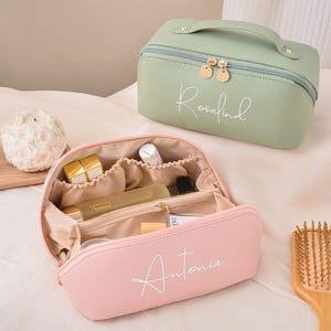 Personalized Bridesmaid Makeup Bag,Bachelorette Party Favors,Leather Toiletry Bag,Custom Name Cosmetic Bag, Bridesmaid Gift,Makeup Pouch