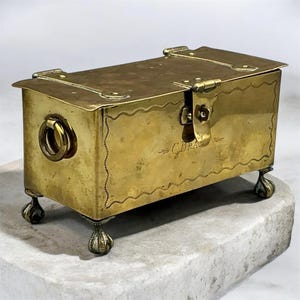 19世紀オランダ製アンティーク真鍮製小箱 – 「ルシファー、天国から追放される」と刻印