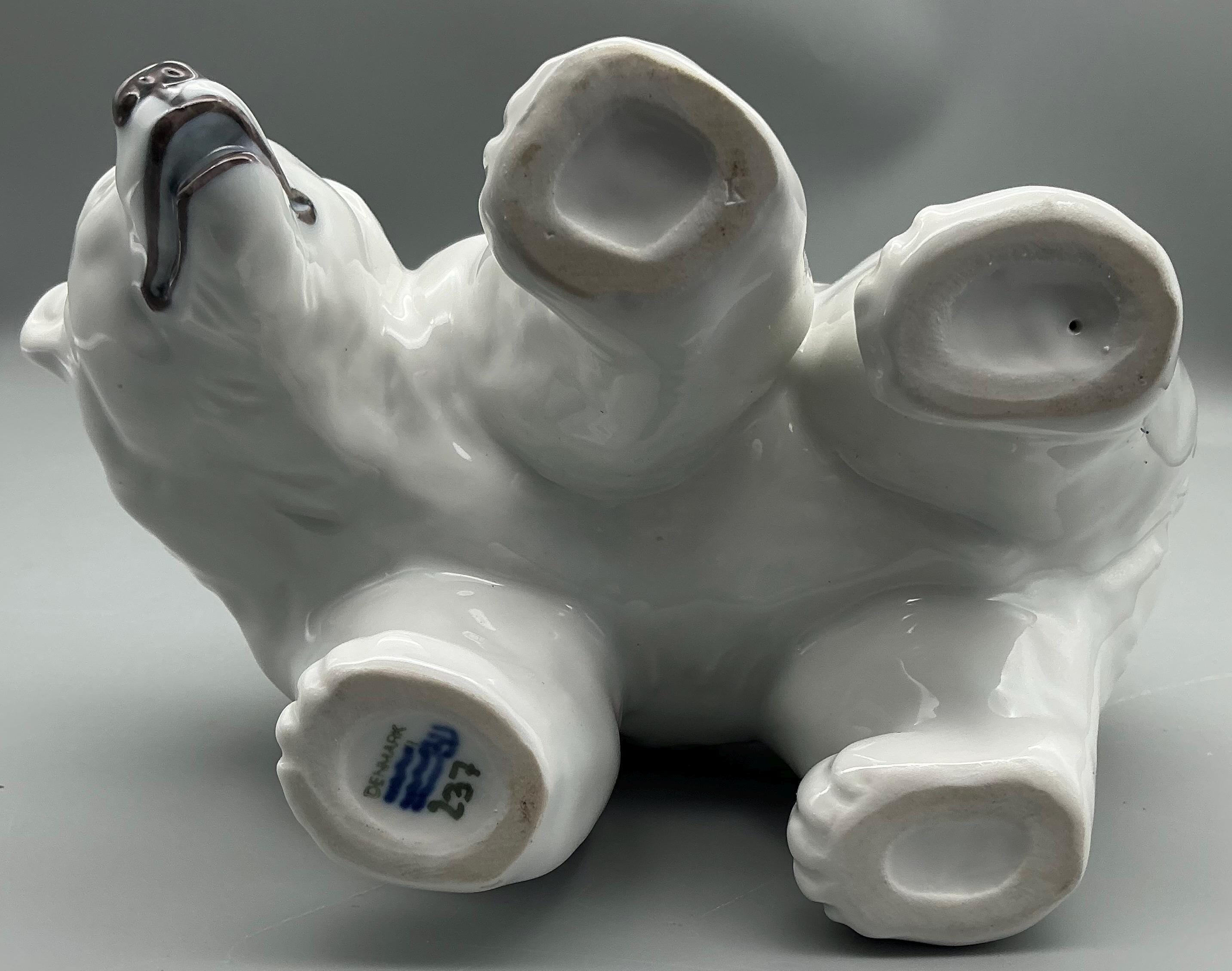 ロイヤルコペンハーゲンの「立つシロクマ」の置物 - Etsy 日本