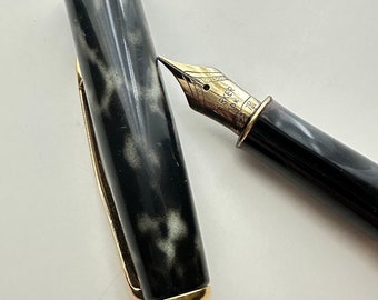 Parker ‘sonnet’ fountain pen 18ct gold