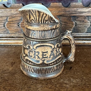 Vintage Ceramic Creamer Pitcher // Brown Wood Grain Barrel Design // Made in Japan // Great Condition