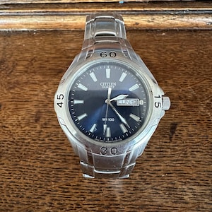 &quot;Citizen Quartz WR100 French Day Date Edelstahluhr - Hergestellt in Japan.&quot;