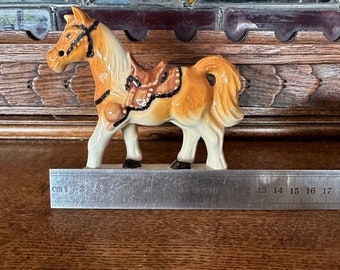 Estatueta de cavalo vintage em cerâmica - Fabricada no Japão