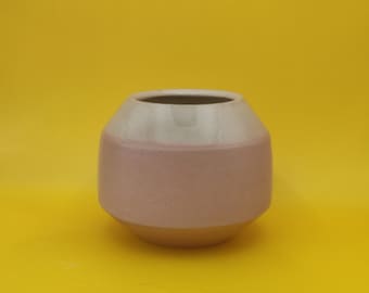 Mini vase minimaliste - fait main - grès émaillé rose poudre
