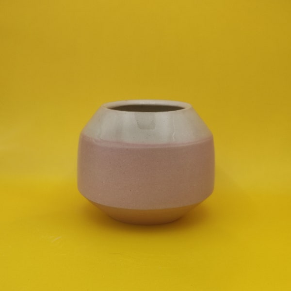 Mini vase minimaliste - fait main - grès émaillé rose poudre