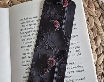 Bookmark with Gothic Rose 2 printed on high-quality paper (400g/m2). Perfect bookmark for Gothic and Dark Academia lovers. Stylish.