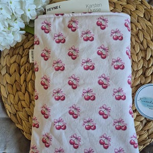 Coquette cherry bows Copertina per libri con copertina flessibile e rigida 3 misure - Custodia protettiva per libri fatta a mano - Regalo per lettori fantasy romantasy