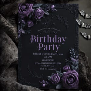 Schwarz & Lila Blumengeburtstag einladen, bearbeitbare Geburtstagseinladungsvorlage, Gothic Einladung, Geburtstagsfeier einladen, Canva Vorlage
