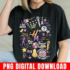 Pode incluir: T-shirt preta com um design gr&aacute;fico colorido com instrumentos musicais, uma claquete de cinema e os textos "I GOT NERVE", "IF WE WERE A MOVIE", "THIS IS THE LIFE", "WHO SAID", "JUST LIKE YOU", "BEST OF BOTH WORLDS" e "PUMPIN' UP THE PARTY".