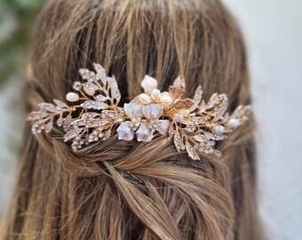 Gold Flower Pearl and Rhinestone hair Comb, bridal hair accessories, bridesmaid hair, mother of the bride's hair comb, gold hair comb.