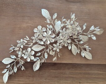 Flower and rhinestone silver hair clip, wedding hair accessories, bridal wedding hair, mother of the bride, bridesmaids' hair clips.