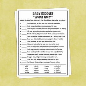 Puede incluir: Una pila de hojas de papel blanco con el texto "BABY RIDDLES 'WHAT AM I?'". El papel contiene acertijos para bebés con respuestas de opción múltiple. El fondo es de color amarillo claro.