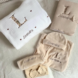 Coffret naissance brodé - Pyjama personnalisé brodé - broderie - Coffret bébé - Tenue de naissance - Pyjama coton - Pyjama blanc - Kit bébé
