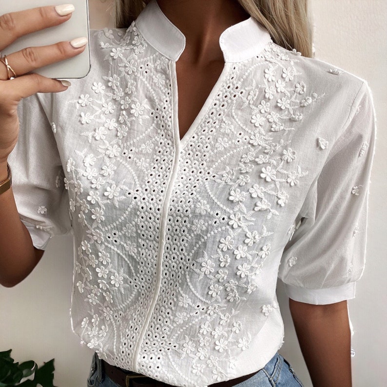 Sommer Blumenmuster Bluse Mode Frauen V-Ausschnitt Casual Shirt Chic Kurzarm aushöhlen Top Elegante schicke Damenbekleidung Bild 6