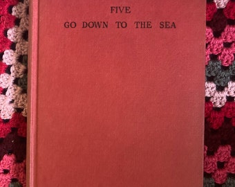 Vintage Five Go Down to the Sea Enid Blyton