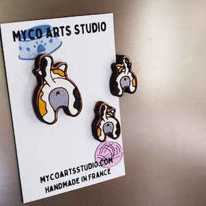 Family of Calico Cat Fridge Magnets, Set of Three Kitty Butt Wooden Magnets, Quirky Feline Mini Magnets for Whiteboard and Magnetic Planners