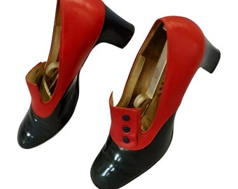 1960s Size 6.5 Red Blue Pumps Shoes Buttons Patent Leather