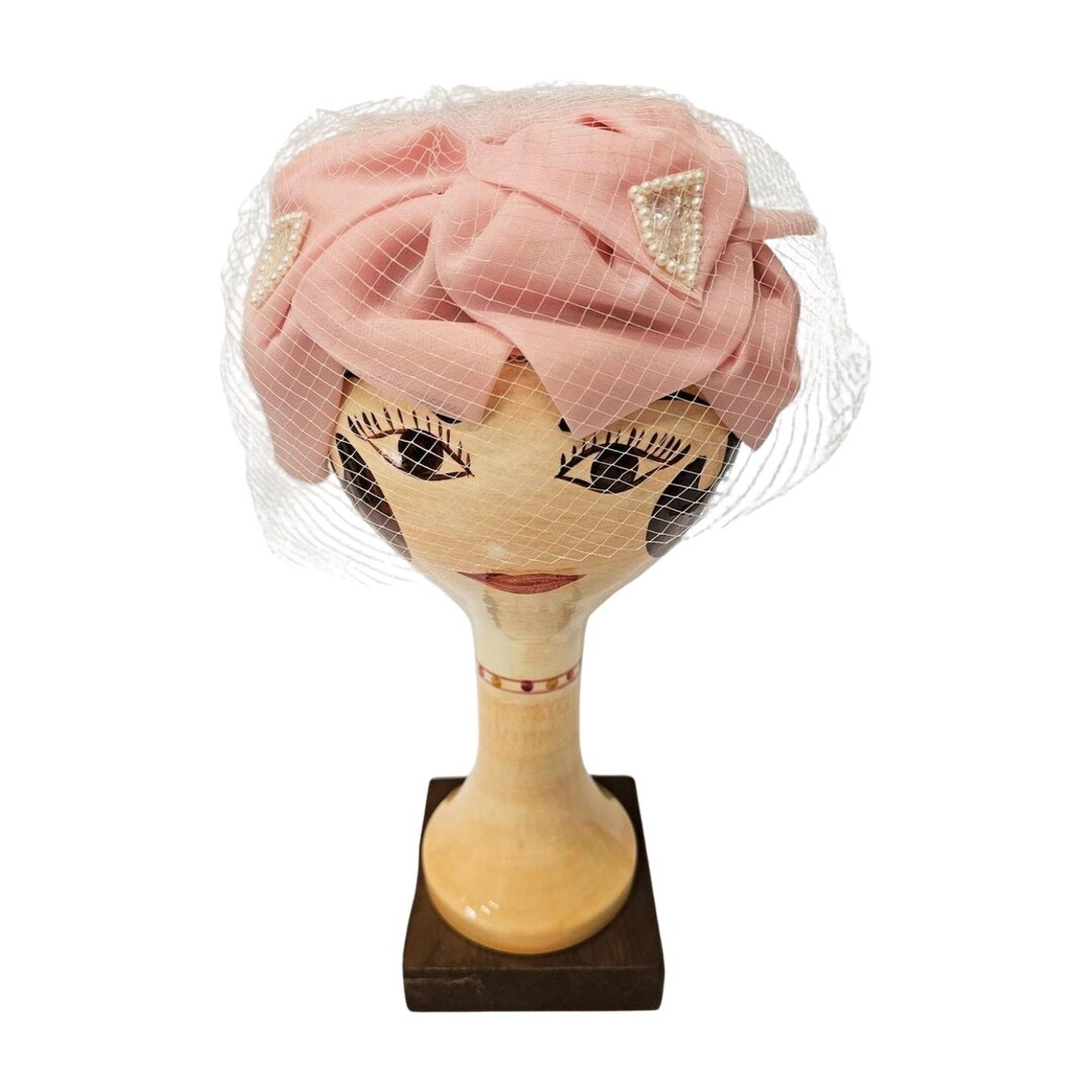 FUN-TASTIC 1950s\' SOFT PINK BEADED COCKTAIL HAT WITH DANGLING PEARLS 1950s Pink Veiled Hat With Pearl & Sequin Appliqués  main image 2