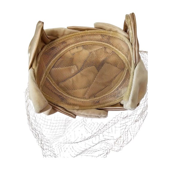 1950s Champagne Satin & Velvet Cocktail Hat with … - image 11