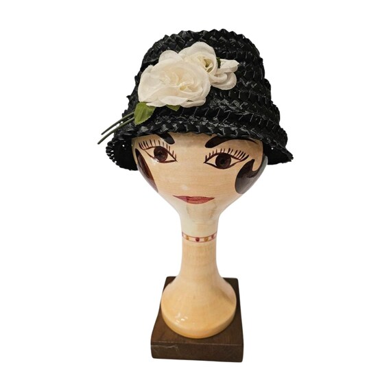 1950s Black Straw Hat With White Flowers | Vintage  display picture 3