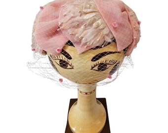 Vintage 1950s Fisk Chicago Brown Felt Hat With Feather Trim  display picture 3