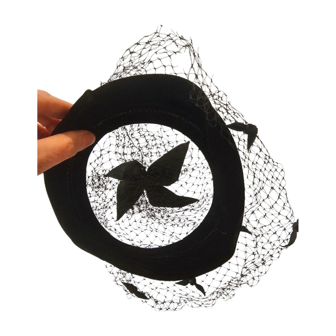 Vintage 1950s 1960s Black Velvet and Netting Halo Hat, Bows  display picture 1