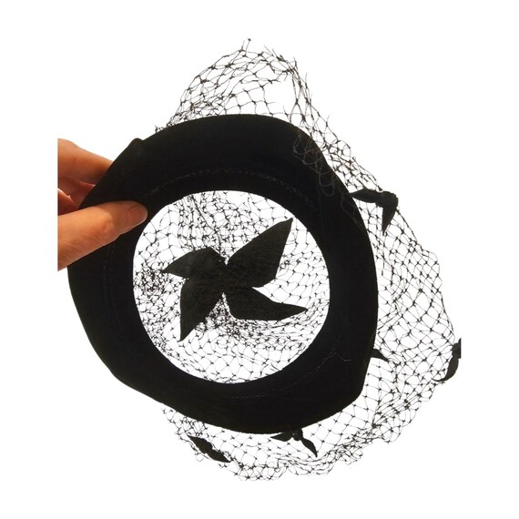 Vintage 1950s 1960s Black Velvet and Netting Halo Hat, Bows  display picture 1