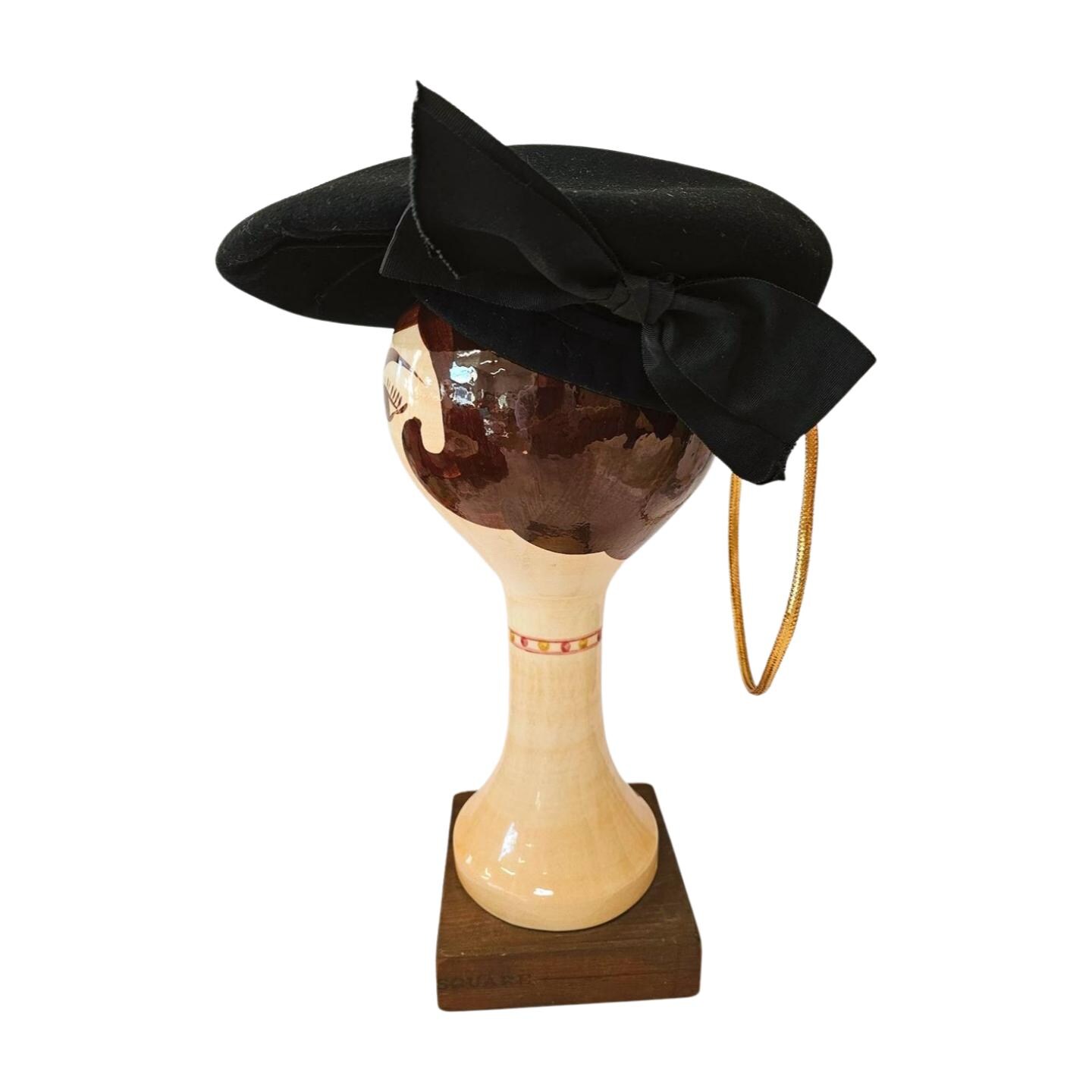 Vintage 1940s Black Beret With Grosgrain Bow – Parisian Felt  display picture 2