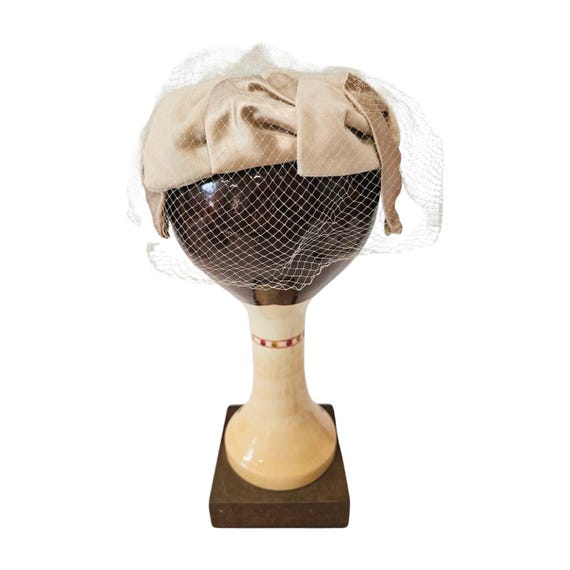 1950s Champagne Satin & Velvet Cocktail Hat with … - image 4