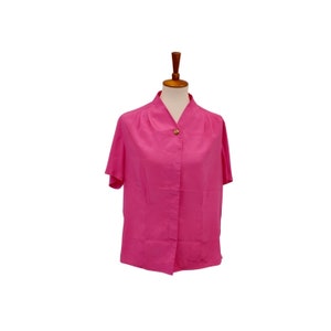 Vintage pink size 12 short sleeve, v-neck top, Sasson, no stretch, machine wash, EC