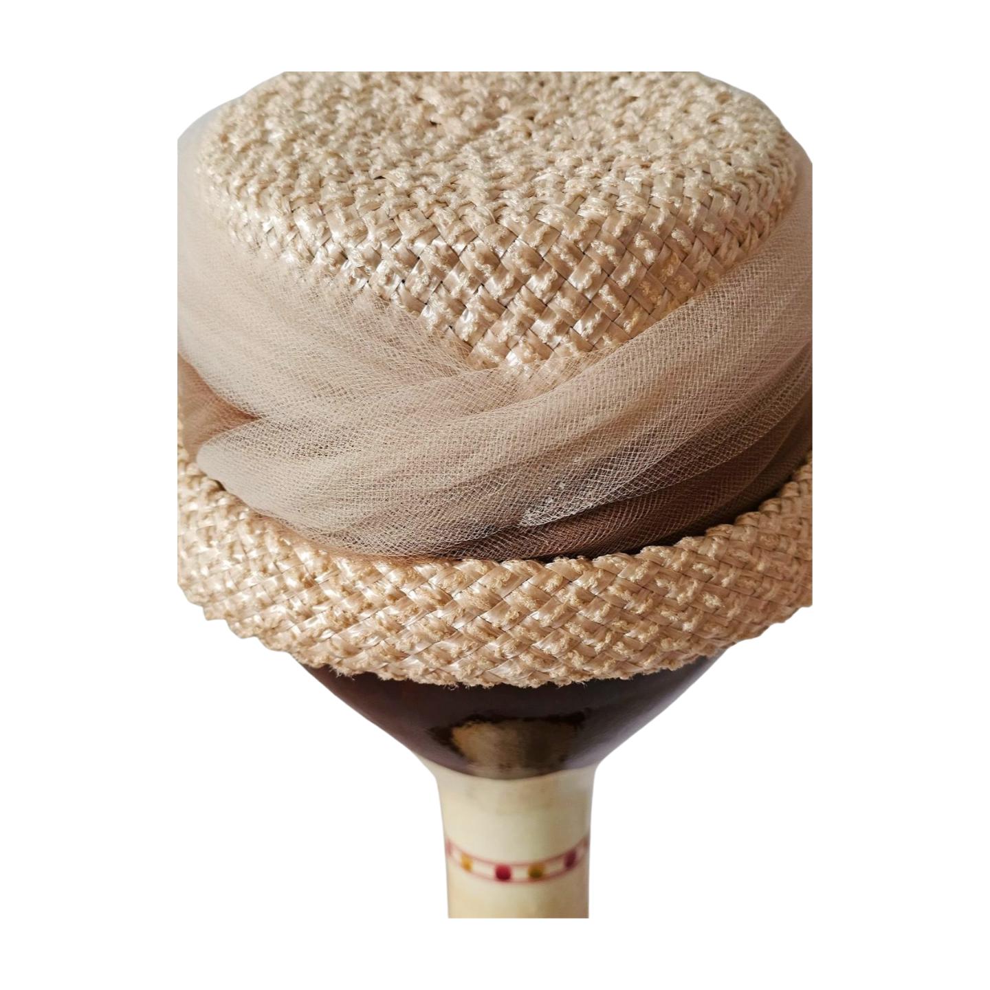 Vintage 1950s Straw Hat Cloche With Bow and Net Trim - Etsy display picture 2
