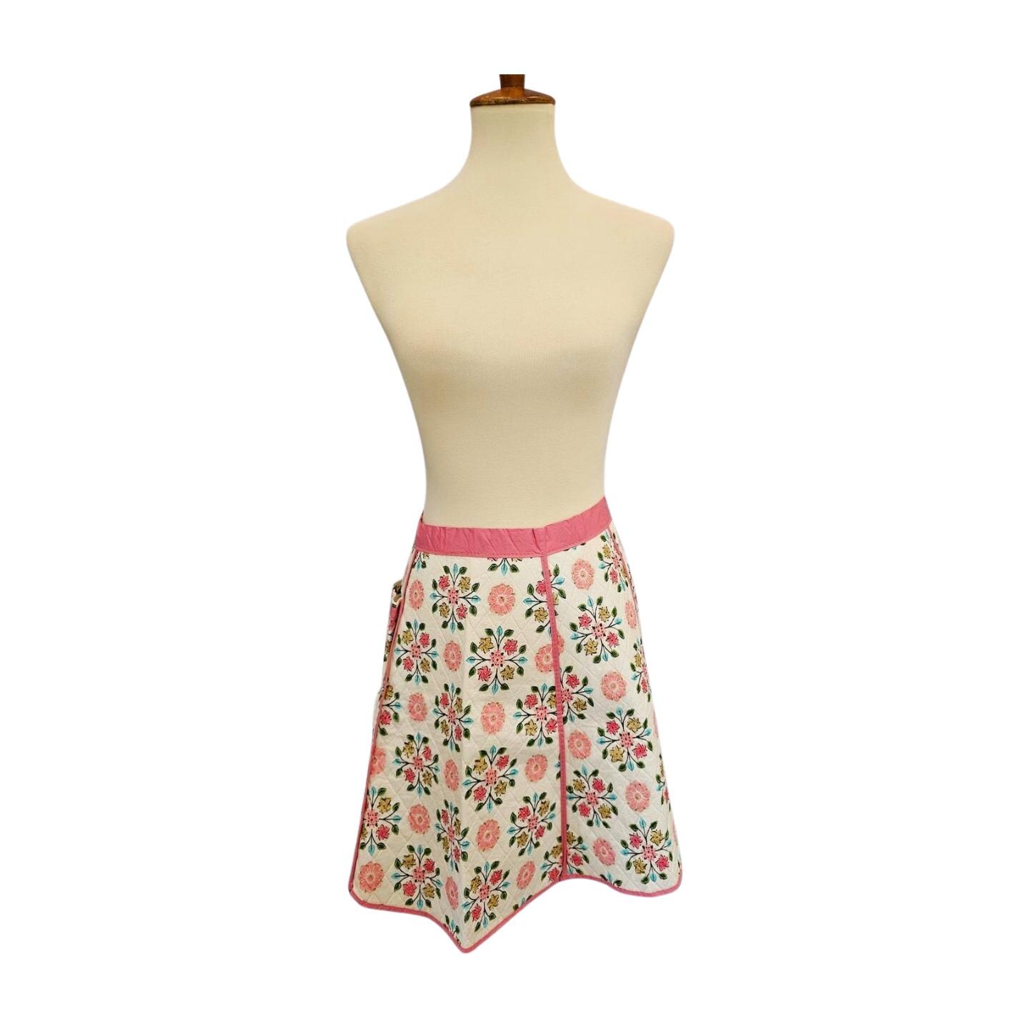 Vintage 1950s Pink Floral Quilted Vinyl Half Apron - Etsy display picture 1