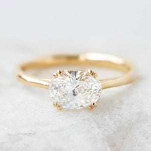 Bague de fiançailles en moissanite taille ovale, alliance avec diamants solitaire East Weat, bague tendance sertie deux griffes, cadeau d&#39;anniversaire en or massif 14 carats