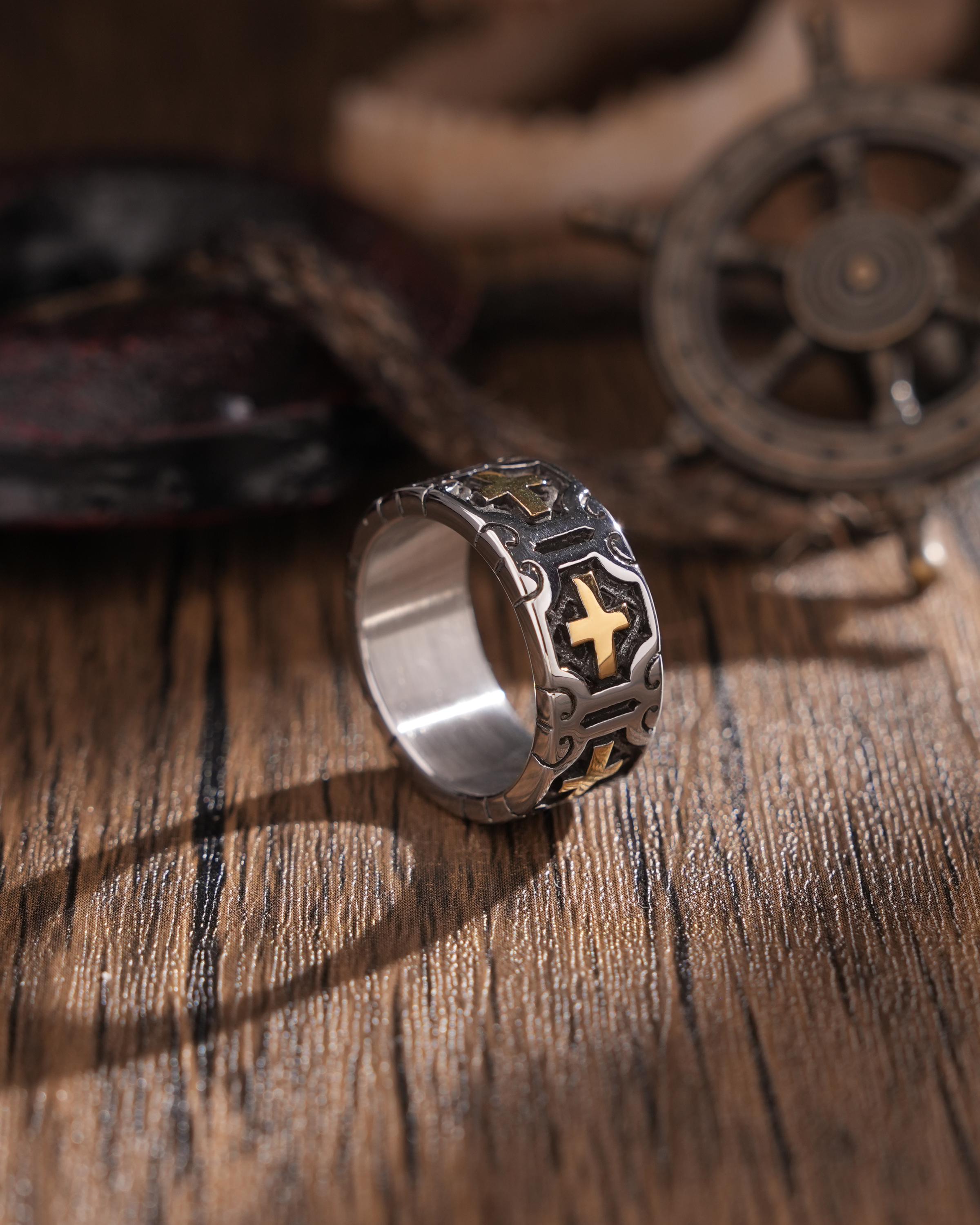 KUTCEK Kreuzring Herren Titanstahl - Vintage Schmuck Mit Spiritueller Bedeutung