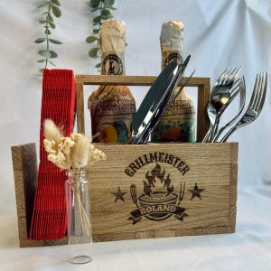 Grill Gift – Wooden Cutlery Organizer | Perfect gift for men, barbecue party | Utensil holder for cutlery & grill accessories