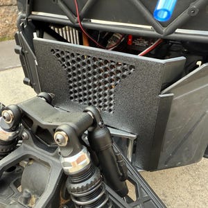 Losi Baja Rey 2.0 front chassis dirt guard