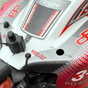 Mocowanie karoserii Arrma Typhon 3S do zestawu osłon bocznych 223S