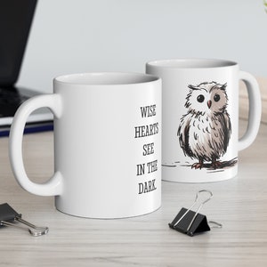 Mug en céramique Wise Owl Sketch 11 oz - Mug hibou, cadeau chouette, cadeau mug pour elle, cadeau amateur de hibou, mug coeur sage, cadeau amoureux de la faune et des animaux